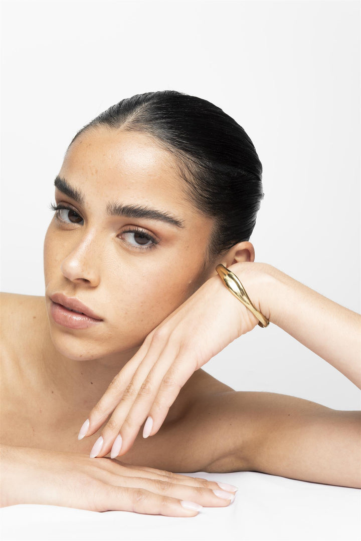 The wave bangle bracelet