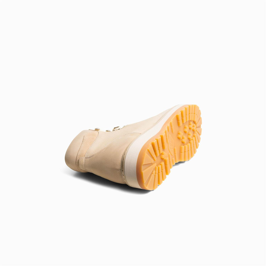 Tag Flat Boots