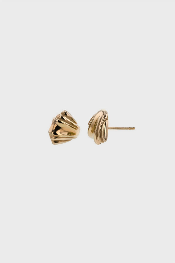 The Shell Studs