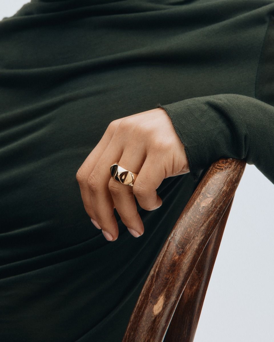 Peak Rivet Ring