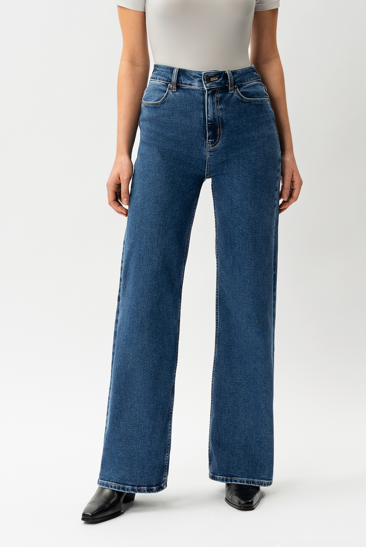 Relaxed Comfort Denim Jeans