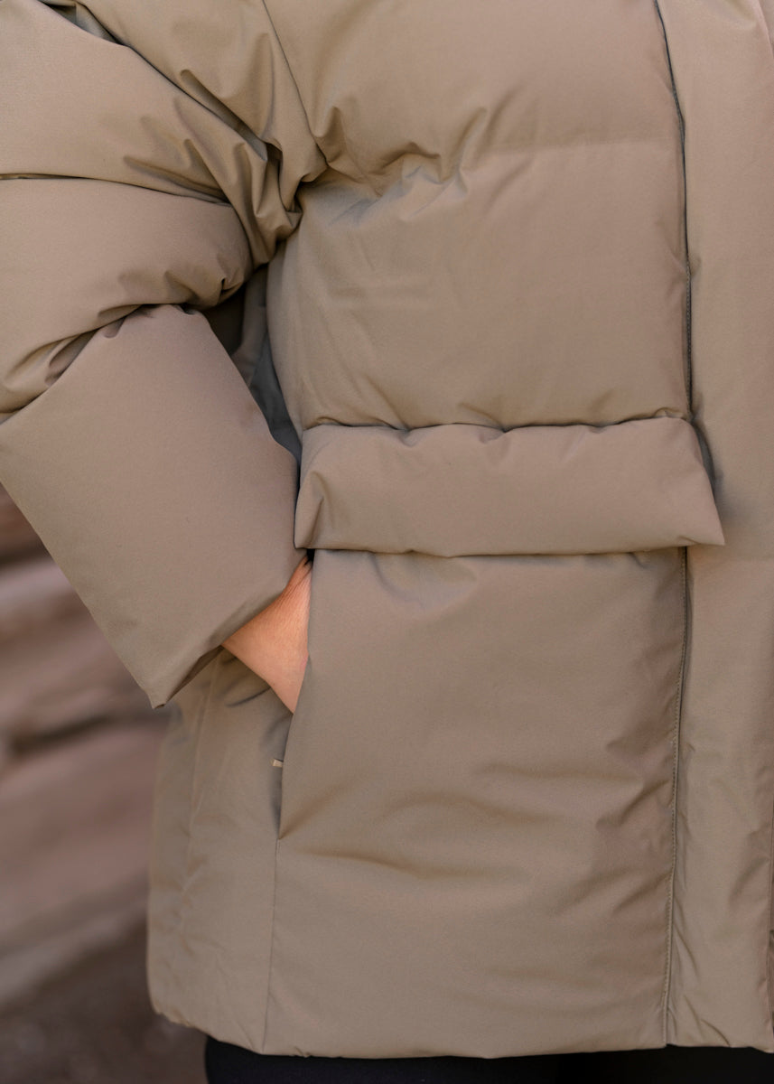 Besseggen Down Jacket