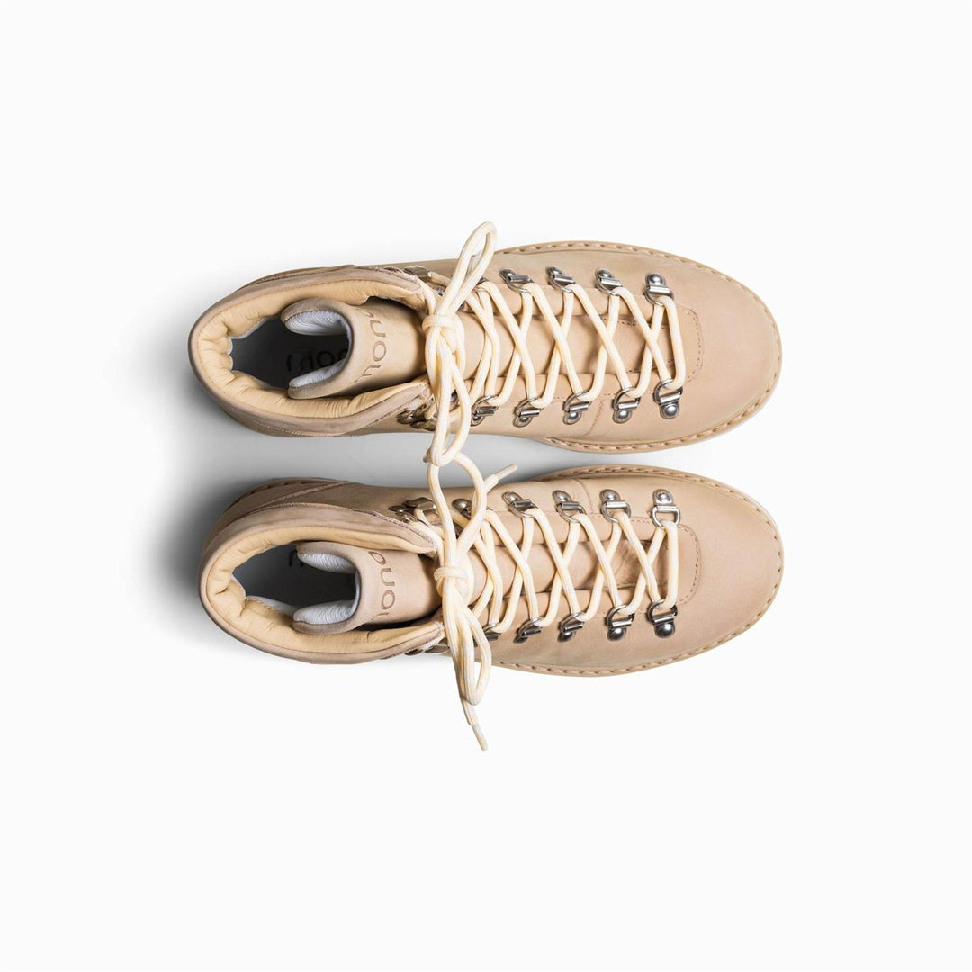 Tag Flat Boots