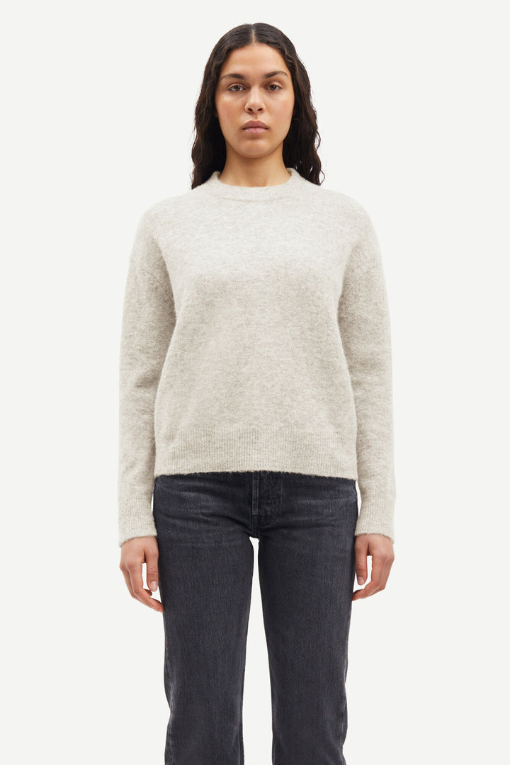 Anour o-n sweater