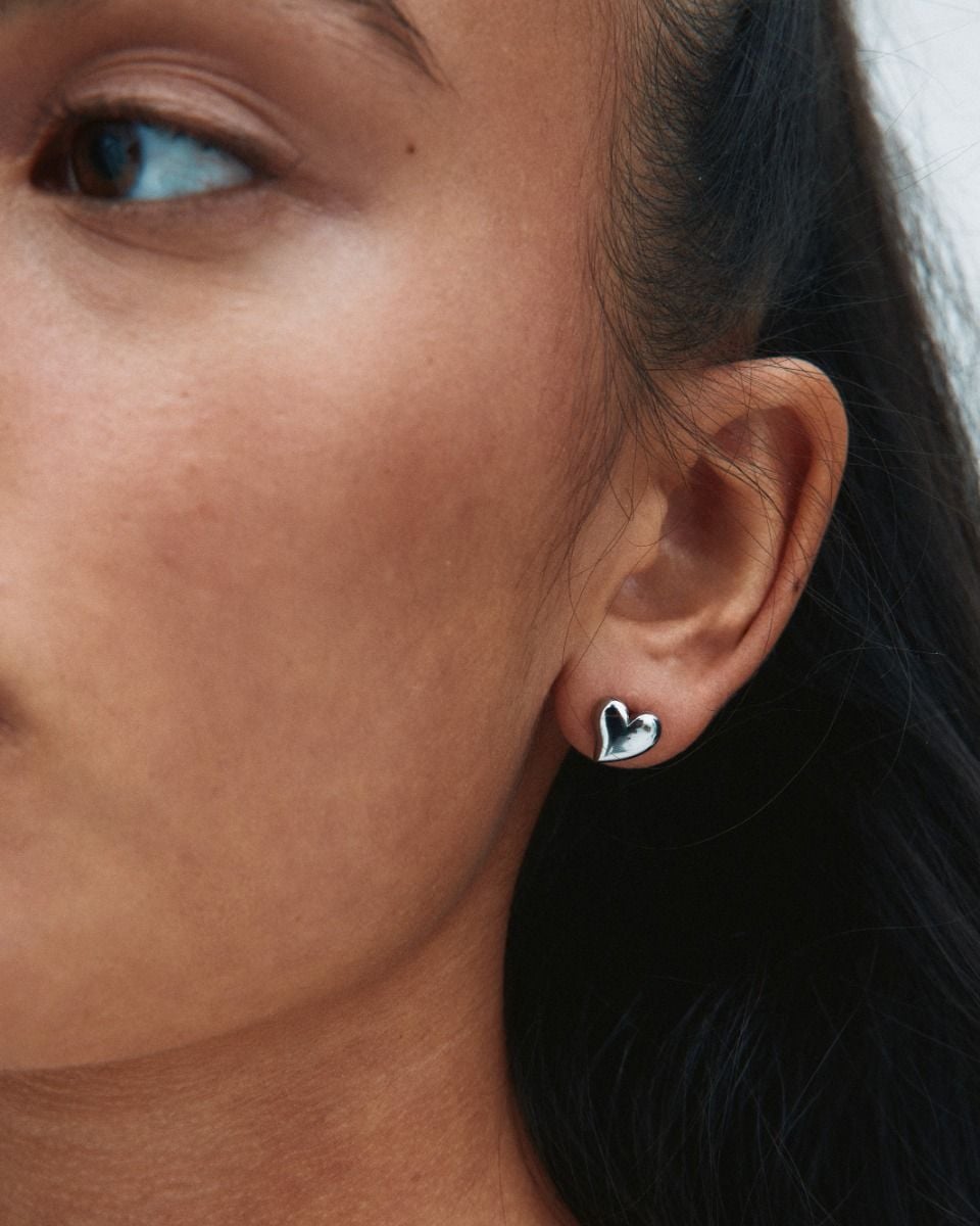 Amorina Studs Steel