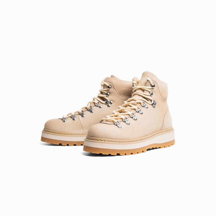 Tag Flat Boots